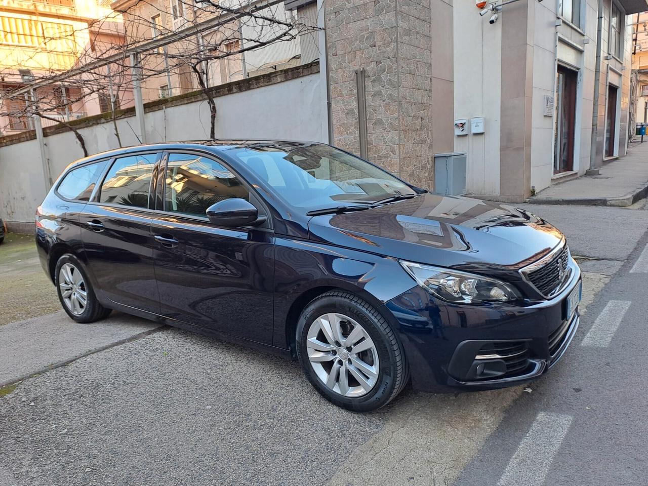 Peugeot 308 1.5 HDI 100 cv solo 60000 km