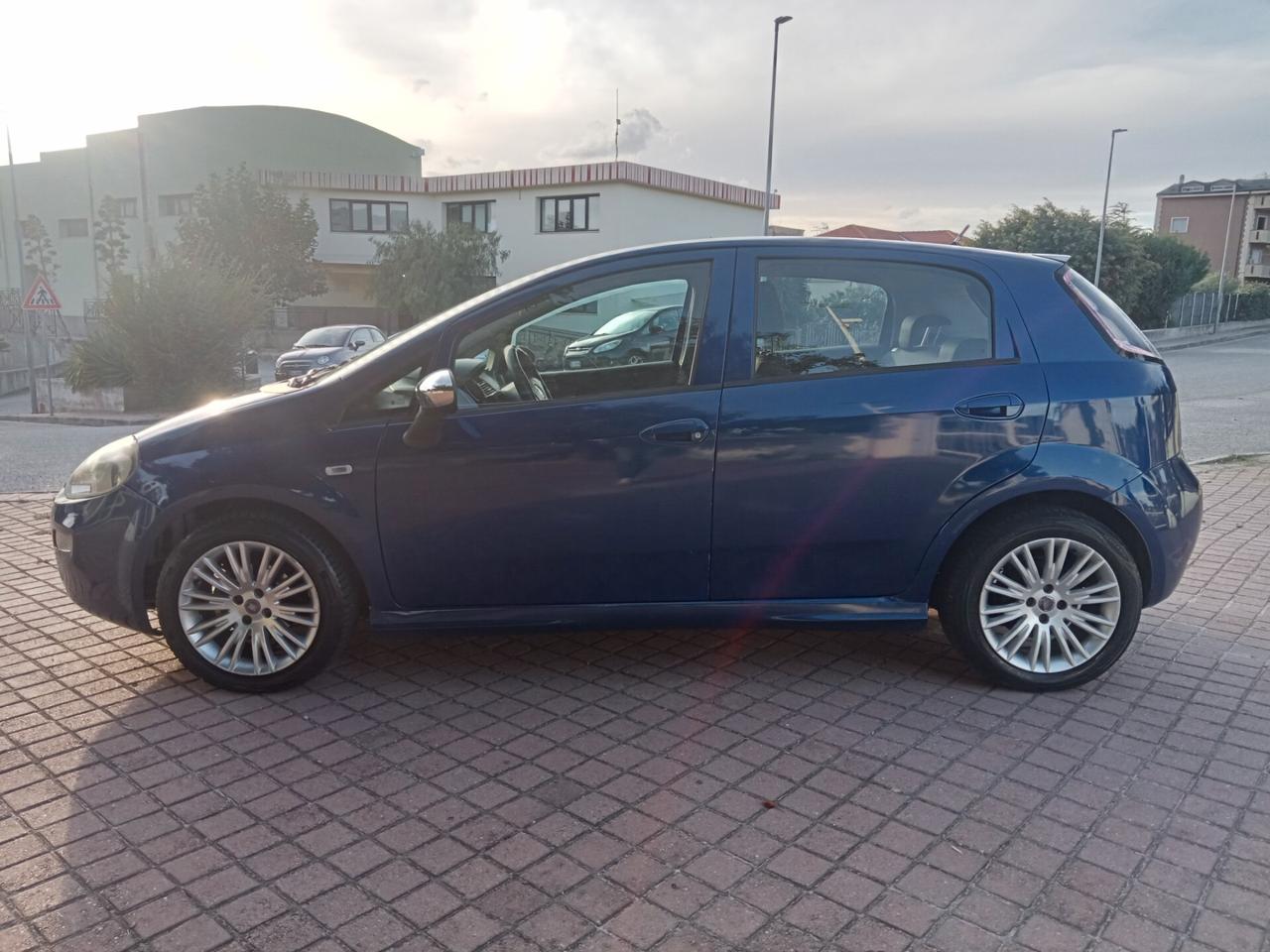 Fiat Punto 1.3 MJT II 75 CV 5 porte Street 2015