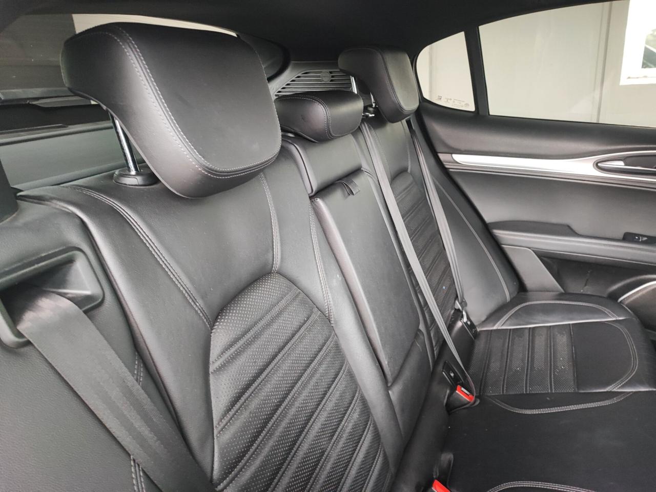 Alfa Romeo Stelvio 2.2 Turbodiesel 210 CV AT8 Q4 Super