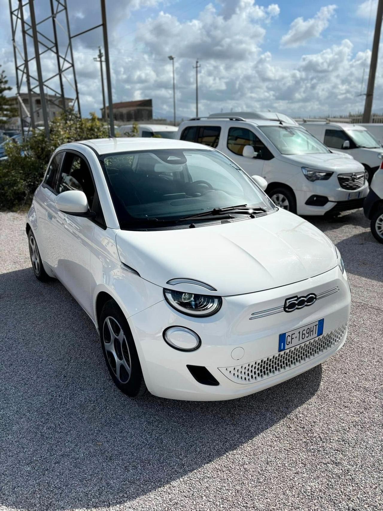 Fiat 500 500e Berlina 42 kWh Icon