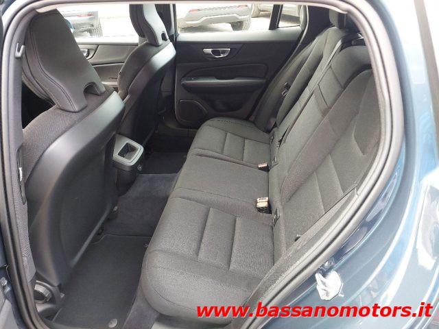 VOLVO V60 B4 (d) Geartronic Momentum Business