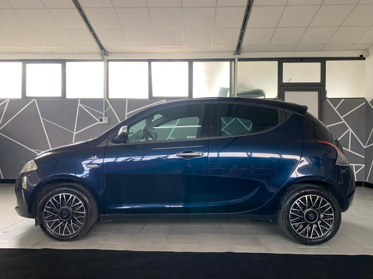 Lancia Ypsilon 1.3 MJT 16V 95 CV 5 porte NEOPATENTATI