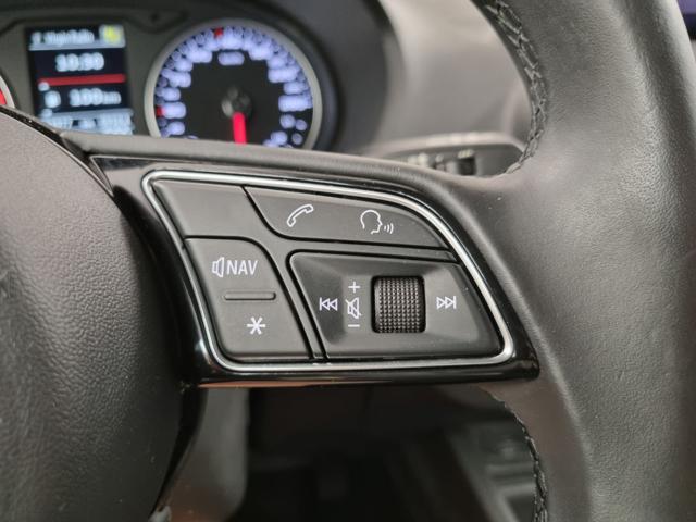 AUDI Q2 30 TDI Identity Black