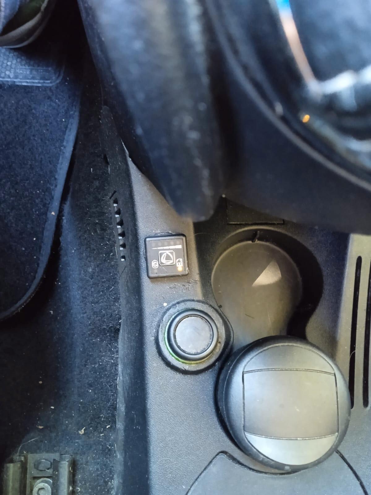 Lancia Ypsilon 1.2 69 CV Unyca BENZ/METANO