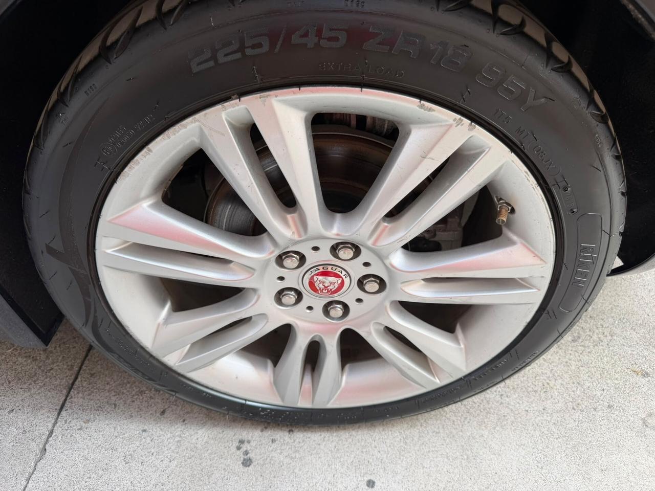 Jaguar XE 2.0 D Turbo aut. Portfolio