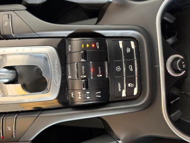 PORSCHE Cayenne 3.0 Diesel /BELL1SS1MO/