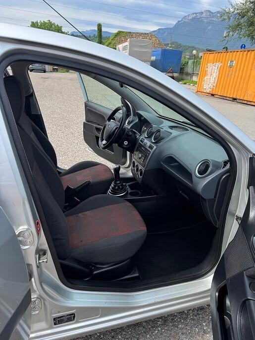Ford Fiesta 1.2 16V 5p. Titanium