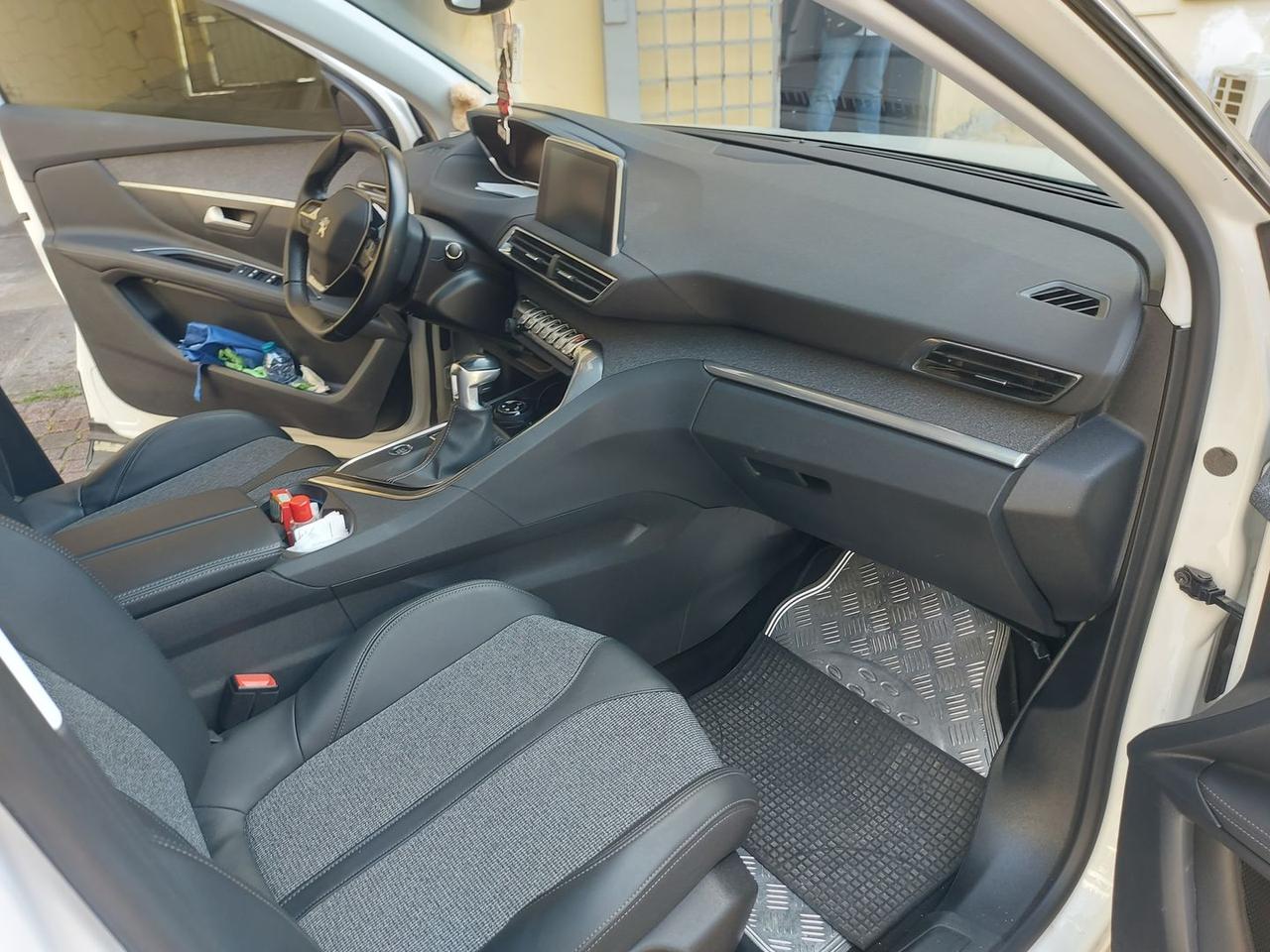 Peugeot 3008 Allure 1.2 PureTech 130