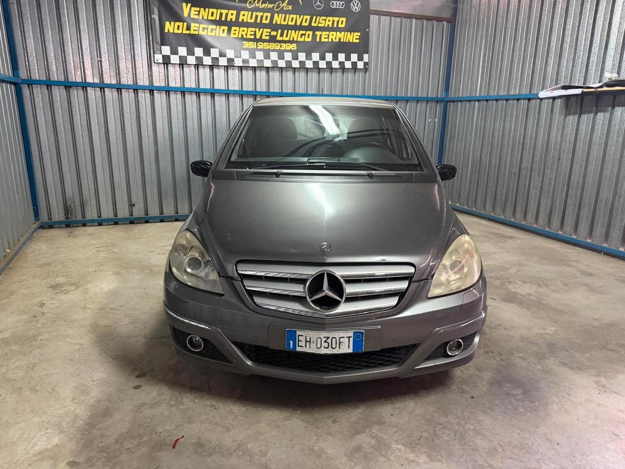 MERCEDES BENZ B 180 - NEOPATENTATI