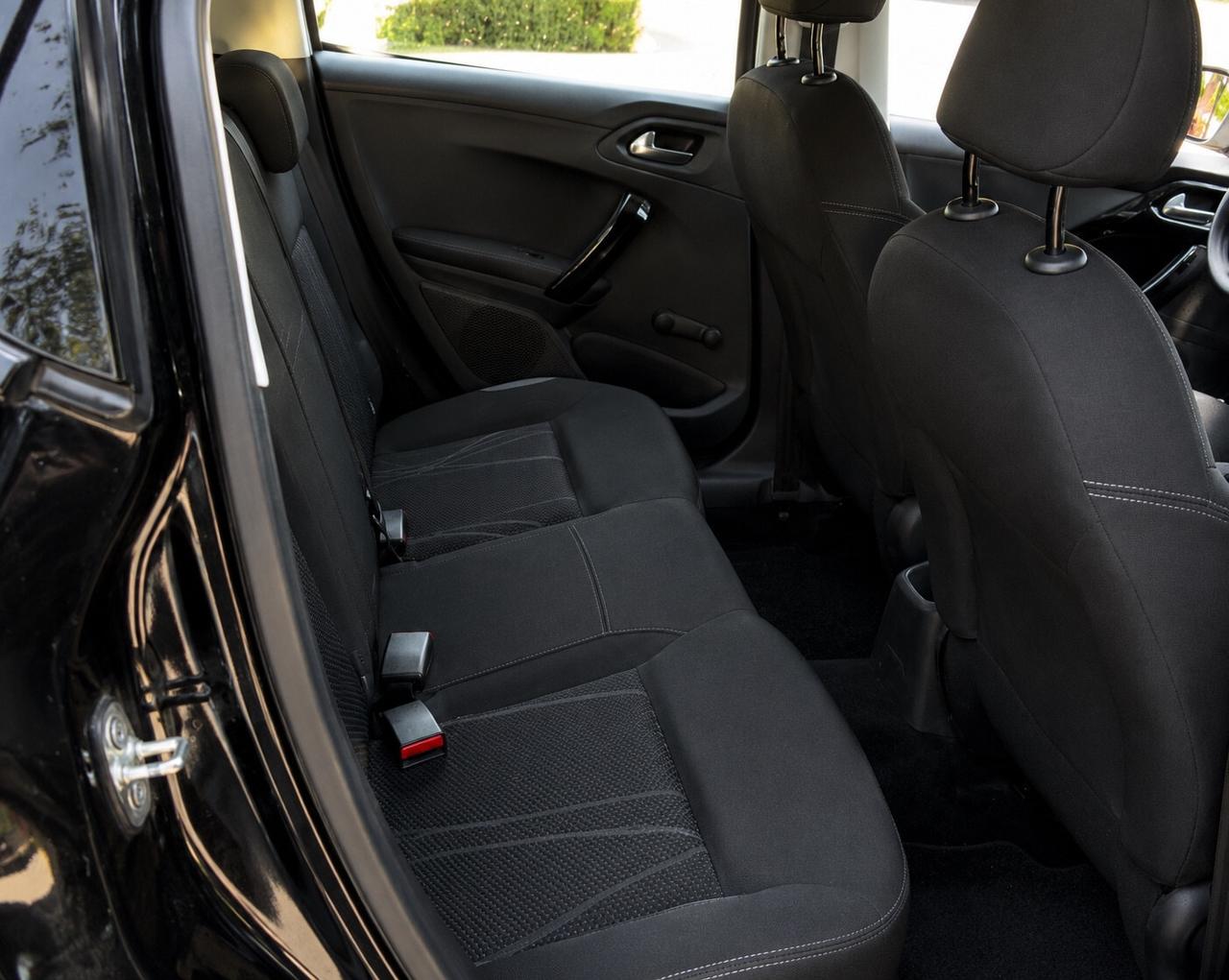 Peugeot 208 Ok neopatentati Unico proprietario