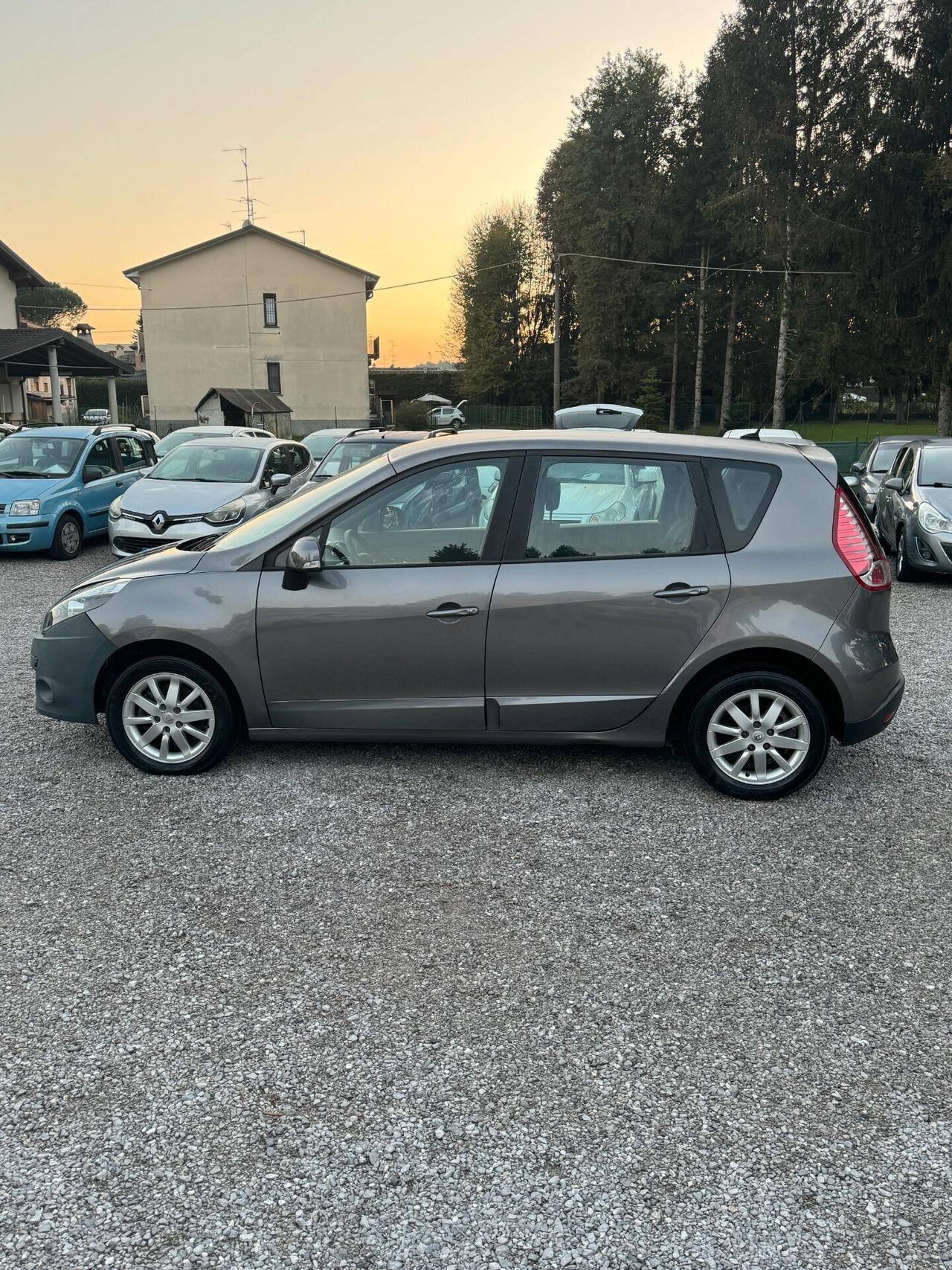 Renault Scenic X-Mod 1.6 Attractive