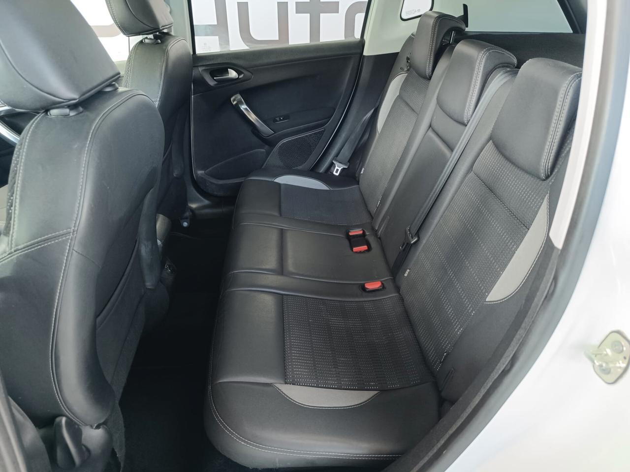 Peugeot 2008 1.6 e-HDi 92 CV Stop&Start Allure