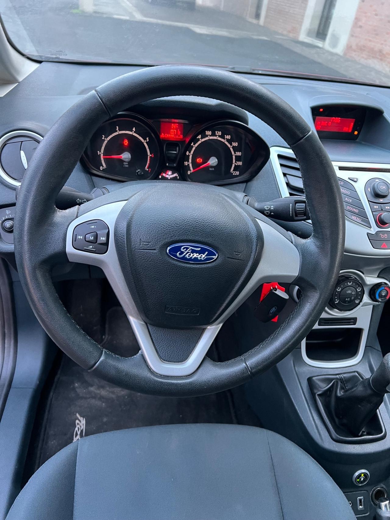 Ford Fiesta 1.4 5 porte Bz.- GPL Titanium