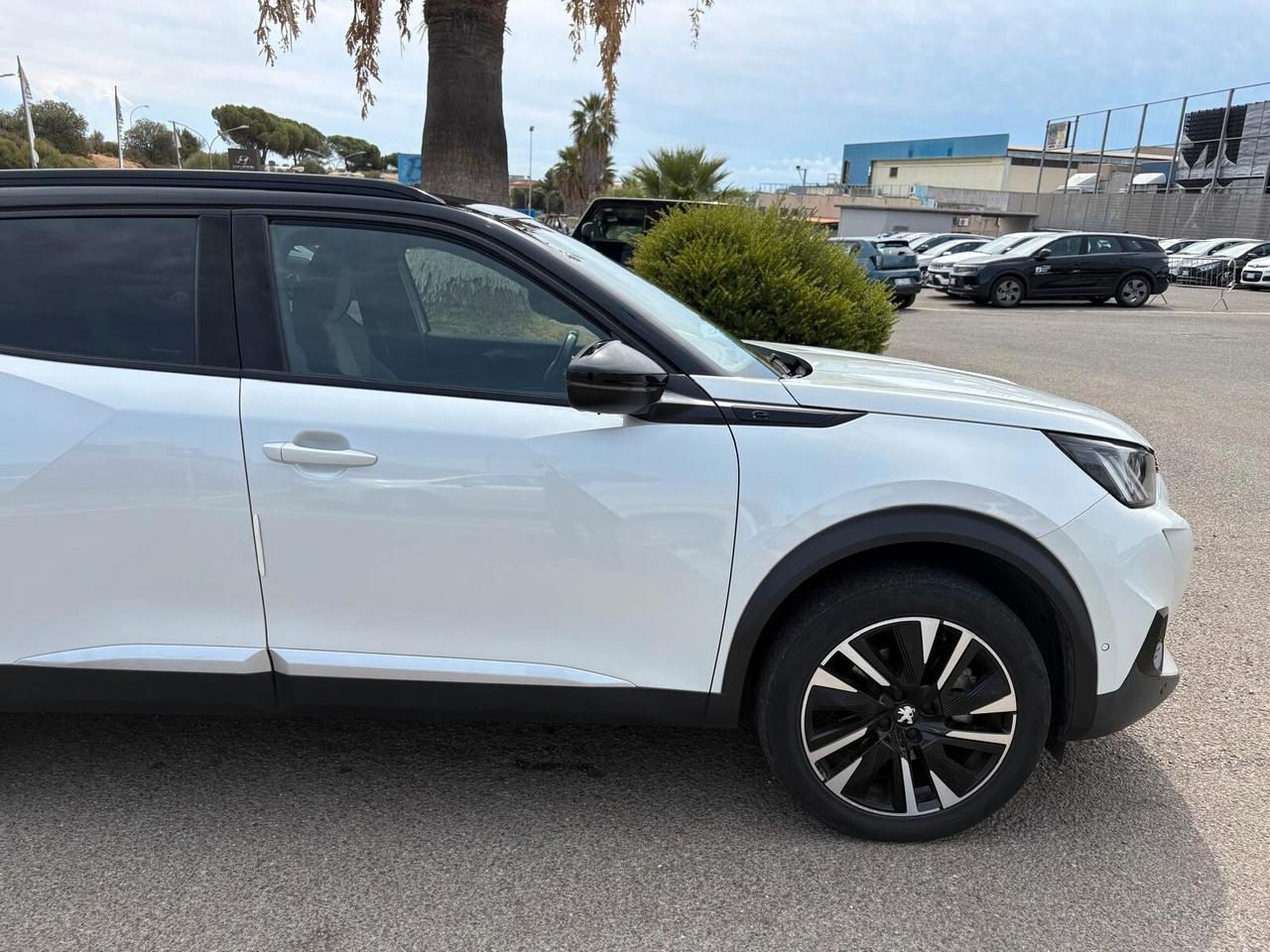 Peugeot 2008 motore elettrico 136 CV GT Pack