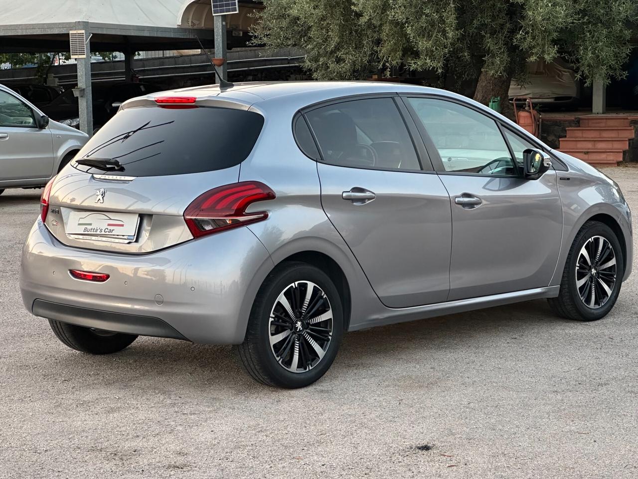Peugeot 208 1.5 BlueHDi 100cv Signature - 2019 - 65.000 km