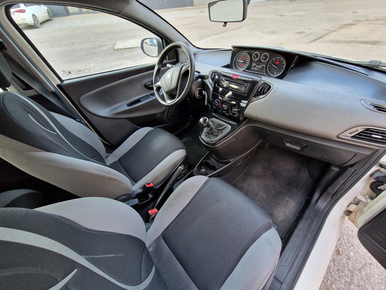 LANCIA Ypsilon 0.9 TwinAir 85 CV 2014 Ecochic Gold