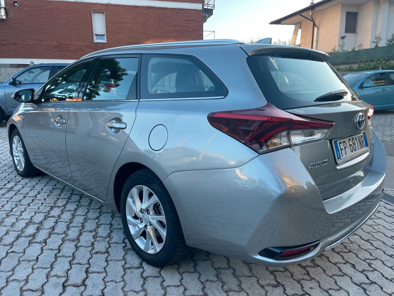 Toyota Auris Touring Sports 1.8 Hybrid Business