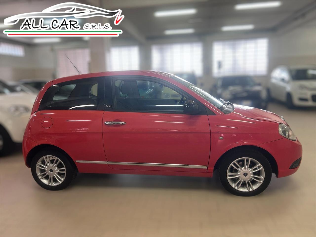 Lancia Ypsilon 1.2 69 CV Unyca