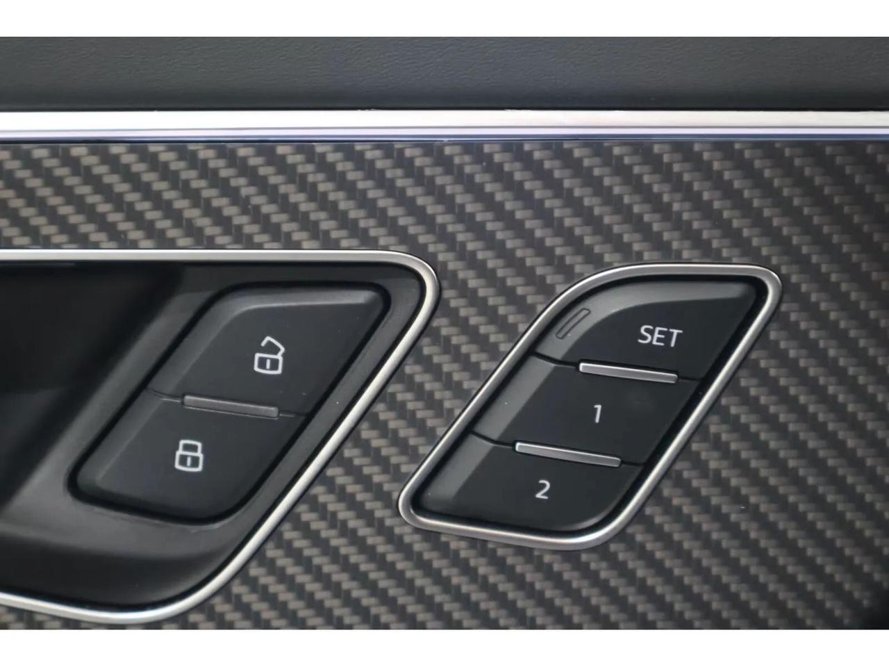 Audi RS Q8 PERFORMACE 640CV CARBO/TETTO/MATRIX/360°/SEDILI A GUSCIO/