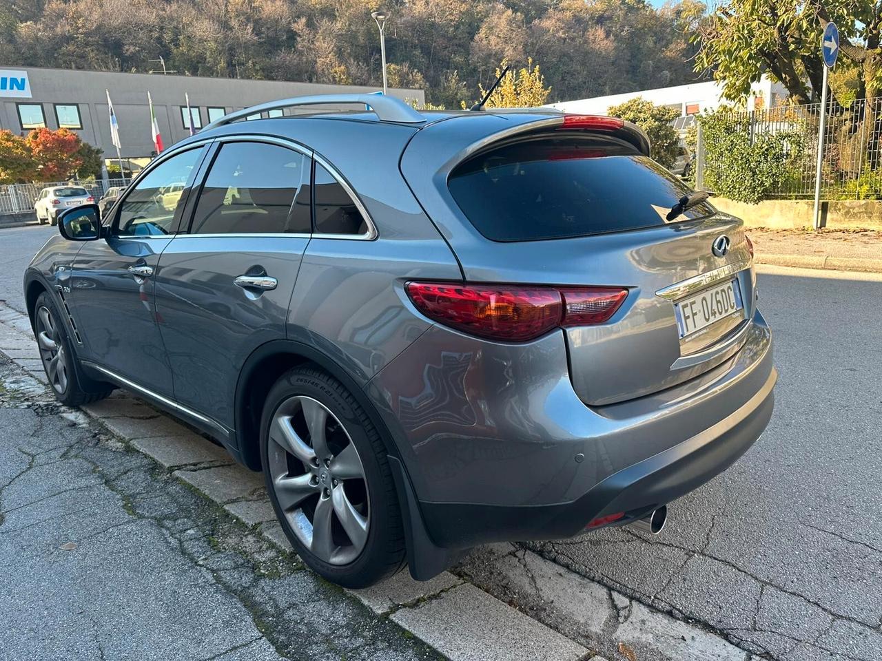 Infiniti QX70 3.0 diesel V6 AT S Premium