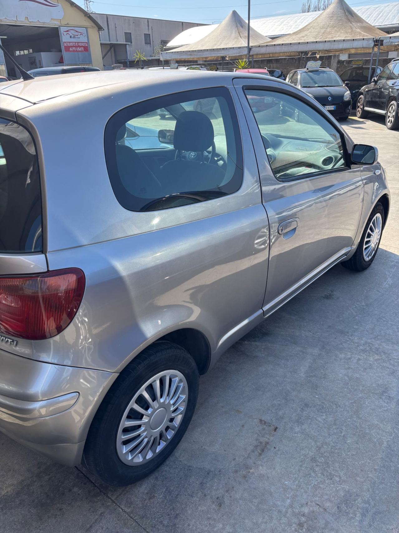 Toyota Yaris 1.0i 16V cat 3 porte Sol '03