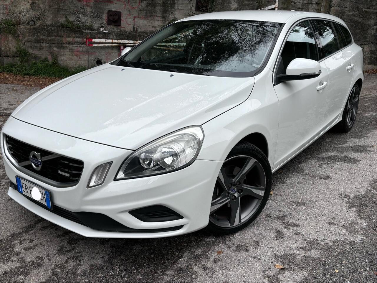 Volvo V60 D3 R-design Kinetic