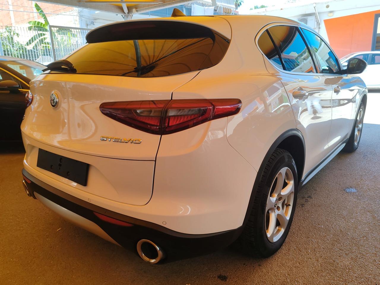 Alfa Romeo Stelvio 2.2 Turbodiesel 210 CV AT8 Q4 Business