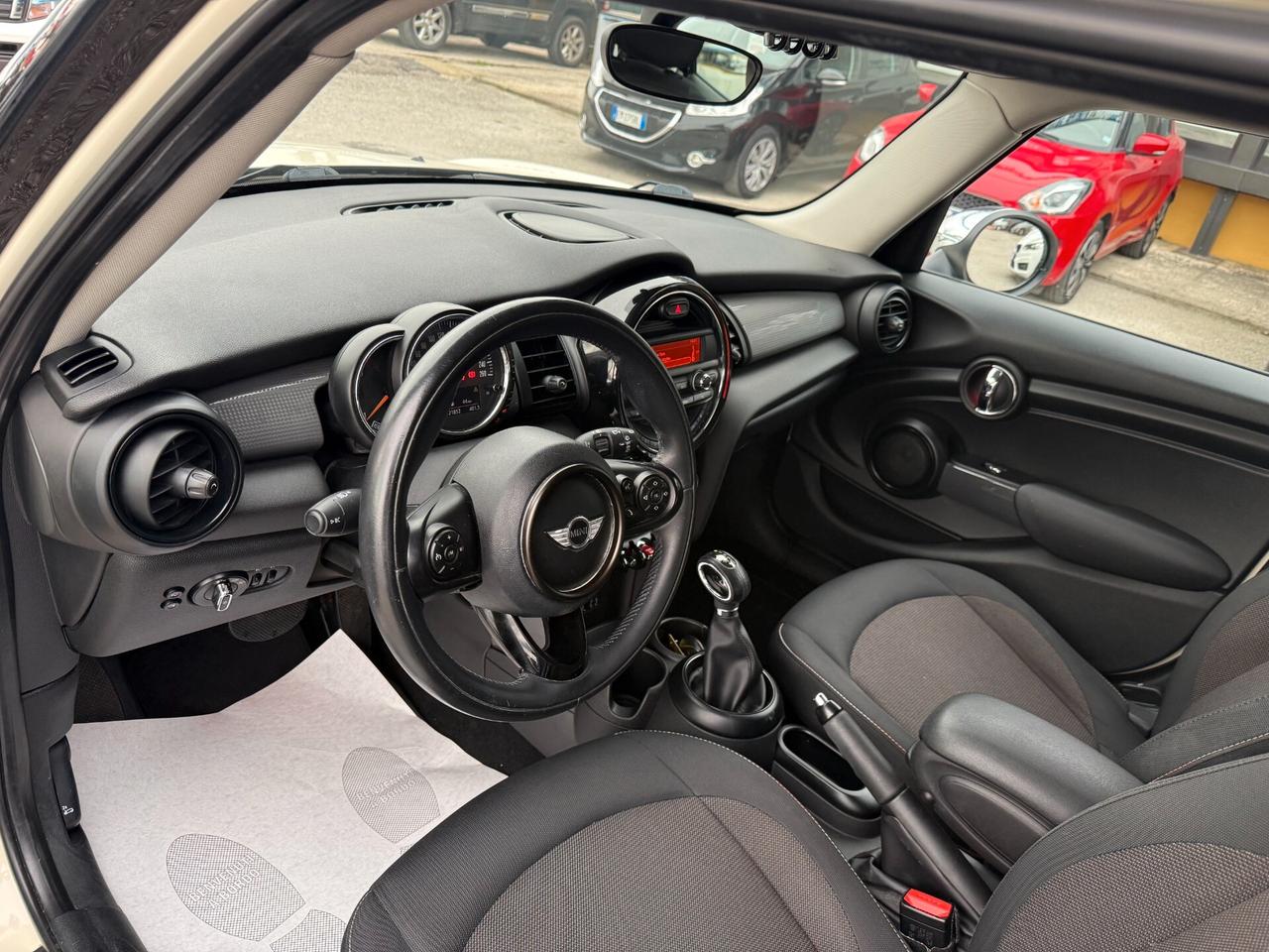 " UNA CHICCA " Mini 1.5 One D Business 5 porte