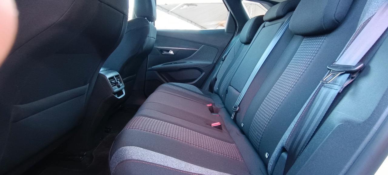 Peugeot 3008 BlueHDi 130 S&S Active