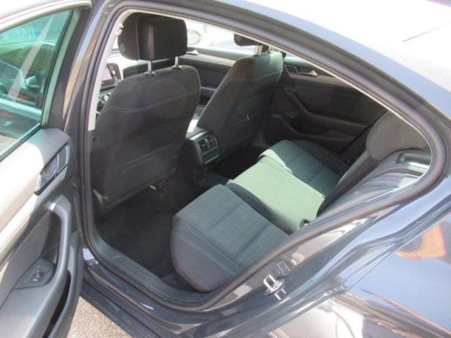 VOLKSWAGEN Passat 1.6 TDI DSG 120 Cv Business BMT Automatic Navi