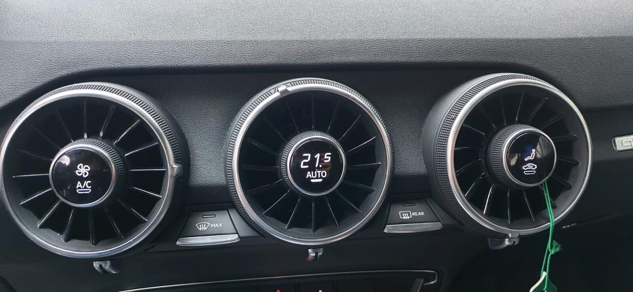 Audi TT Coupé 2.0 TDI quattro S tronic line