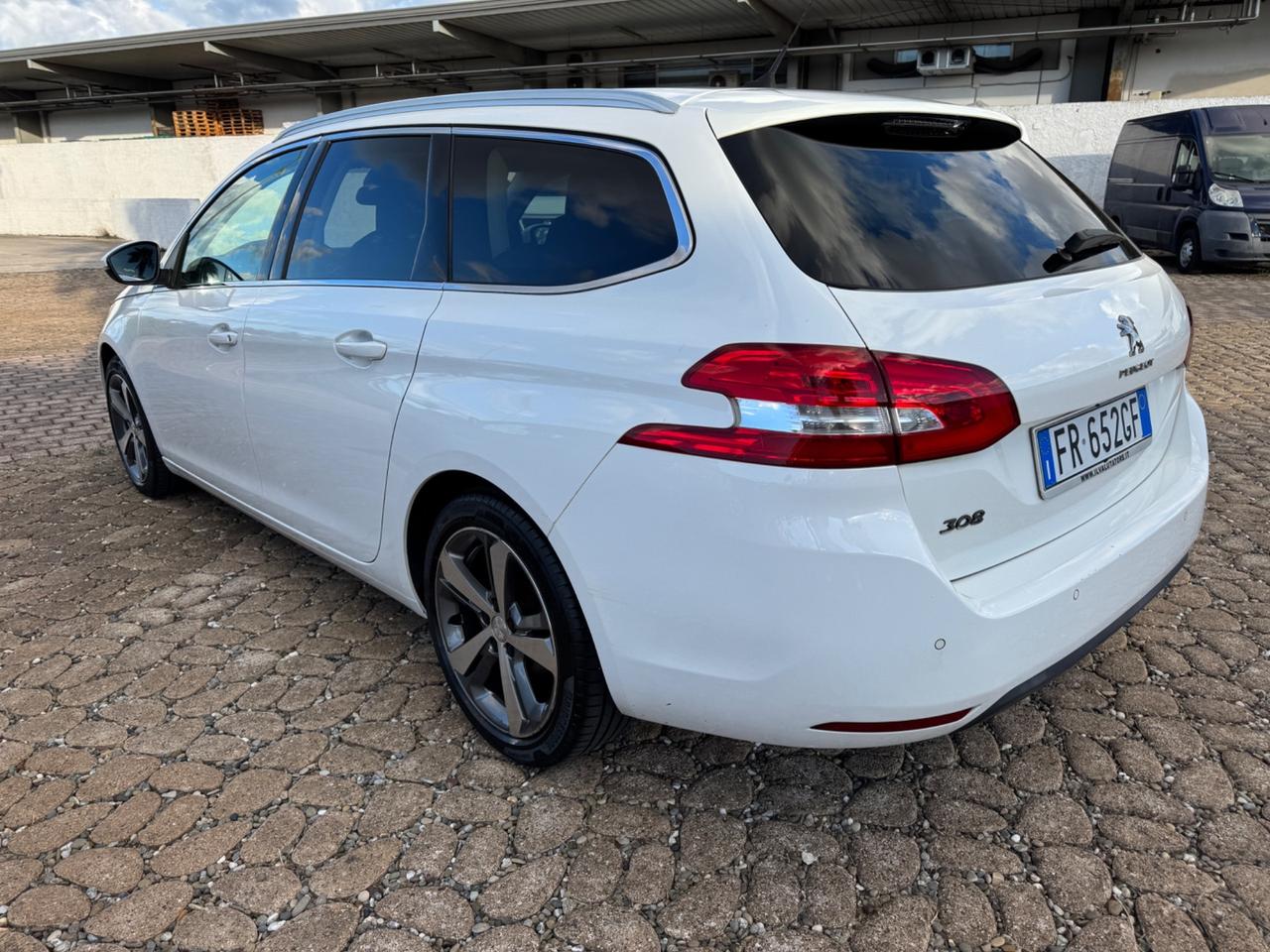 Peugeot 308 BlueHDi 130 S&S SW Allure