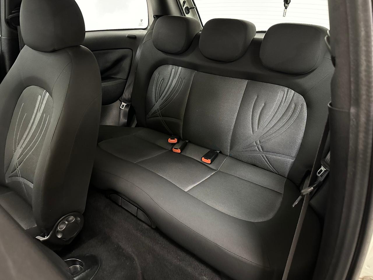 Lancia Ypsilon 1.2 69 CV Unyca - 2011