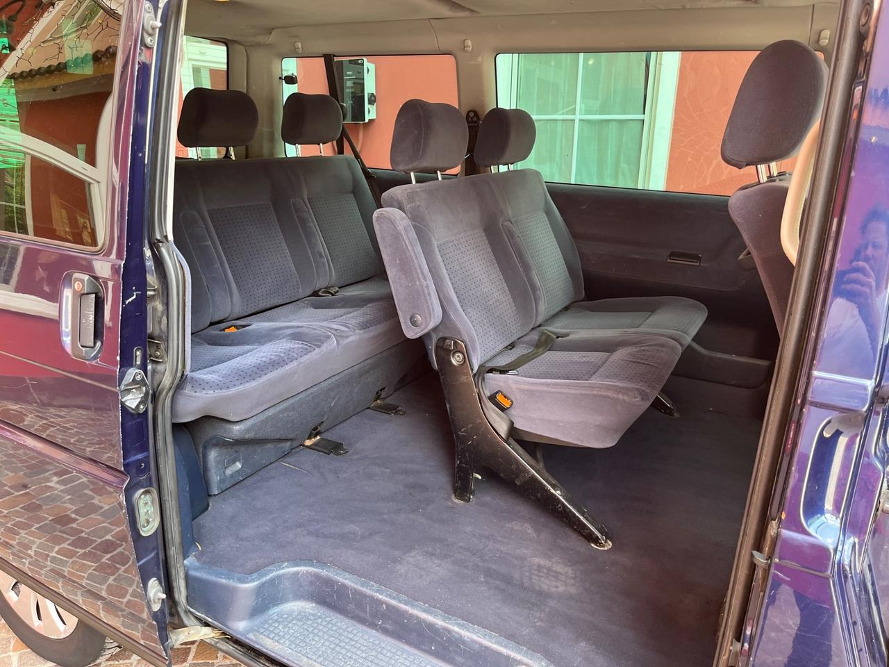 Volkswagen Caravelle - 7 posti - 150 CV