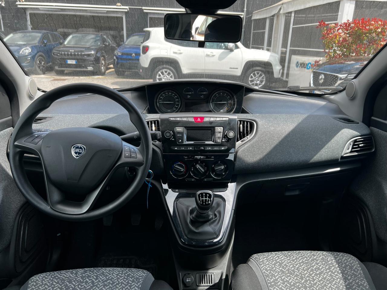 Lancia Ypsilon 1.0 FireFly 5 porte S&S Hybrid Ecochic Silver