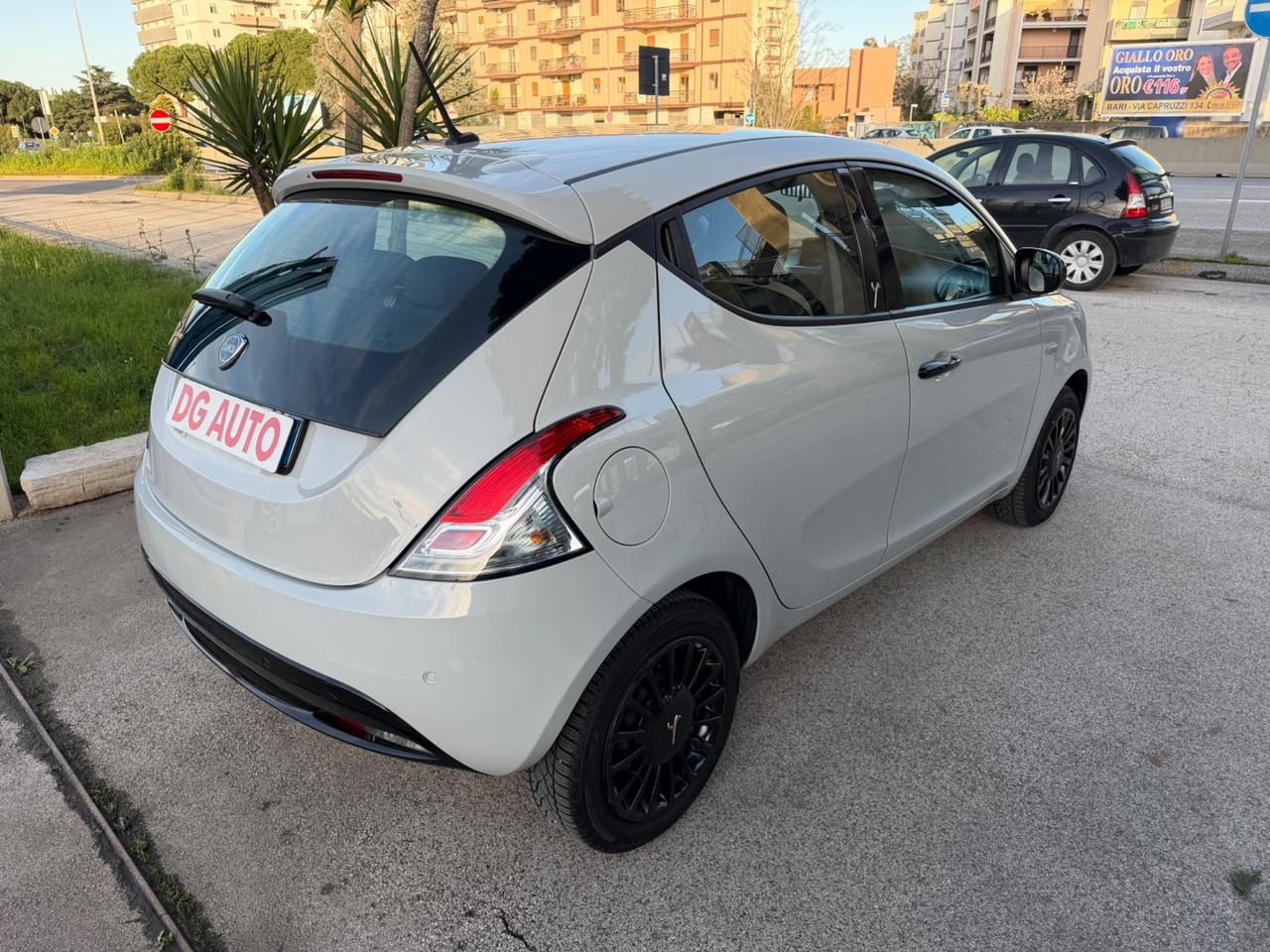 Lancia Ypsilon 1.2 benzina 69 cv 12/2020 52.000 km