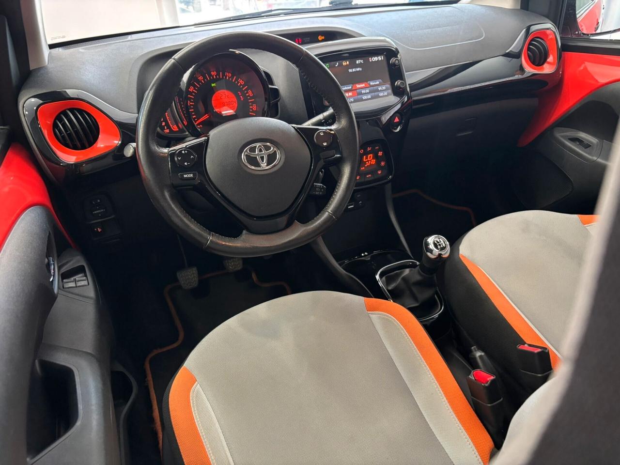 Toyota Aygo 1.0 VVT-i 69 CV 5 porte x-wave