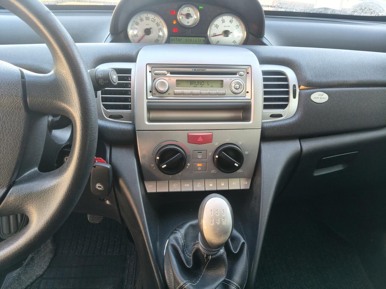 Lancia Ypsilon 1.2 SOLAMENTE 60.000 KM
