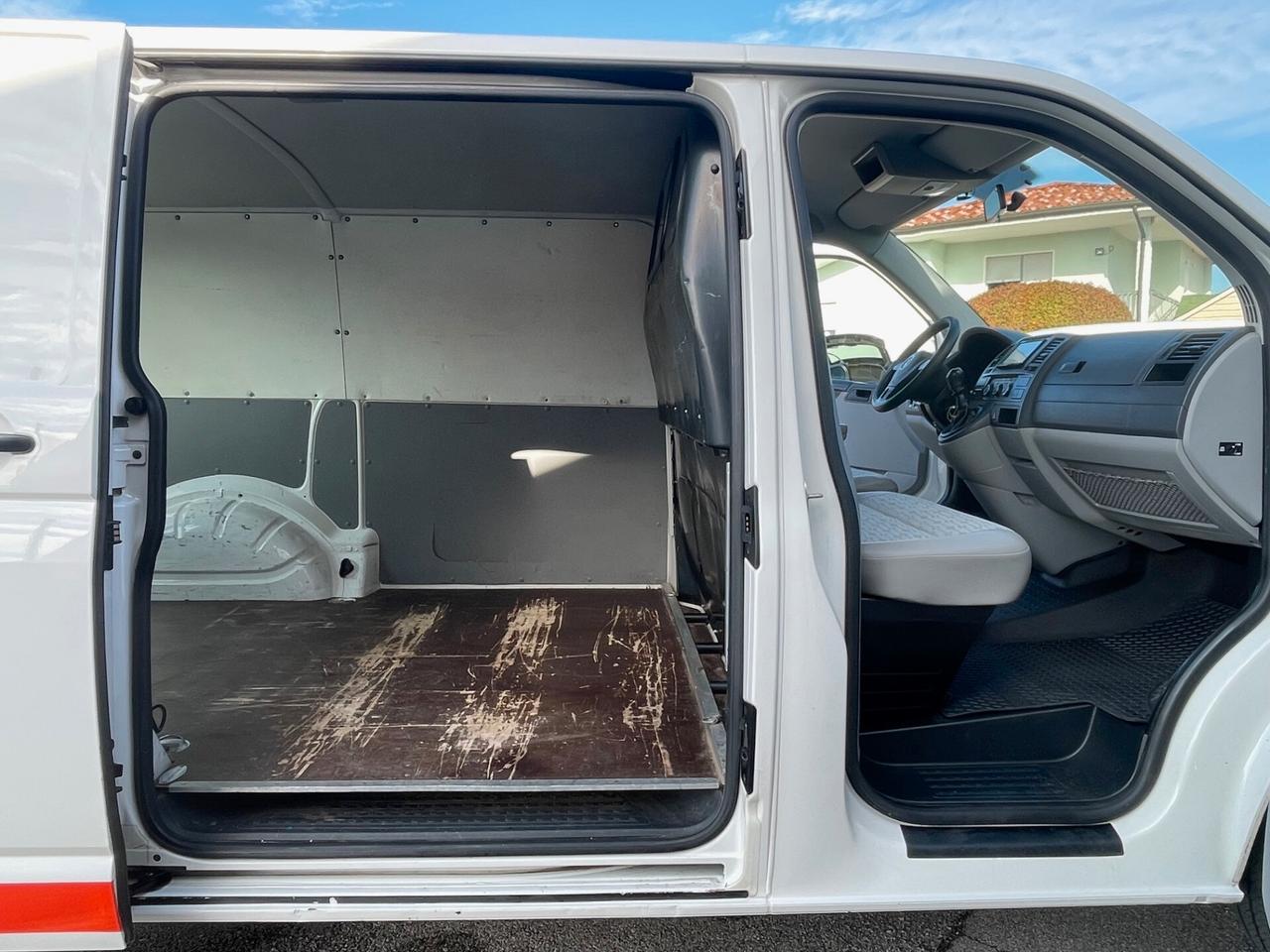 Volkswagen Transporter T5 2.0 TDI 140CV PC