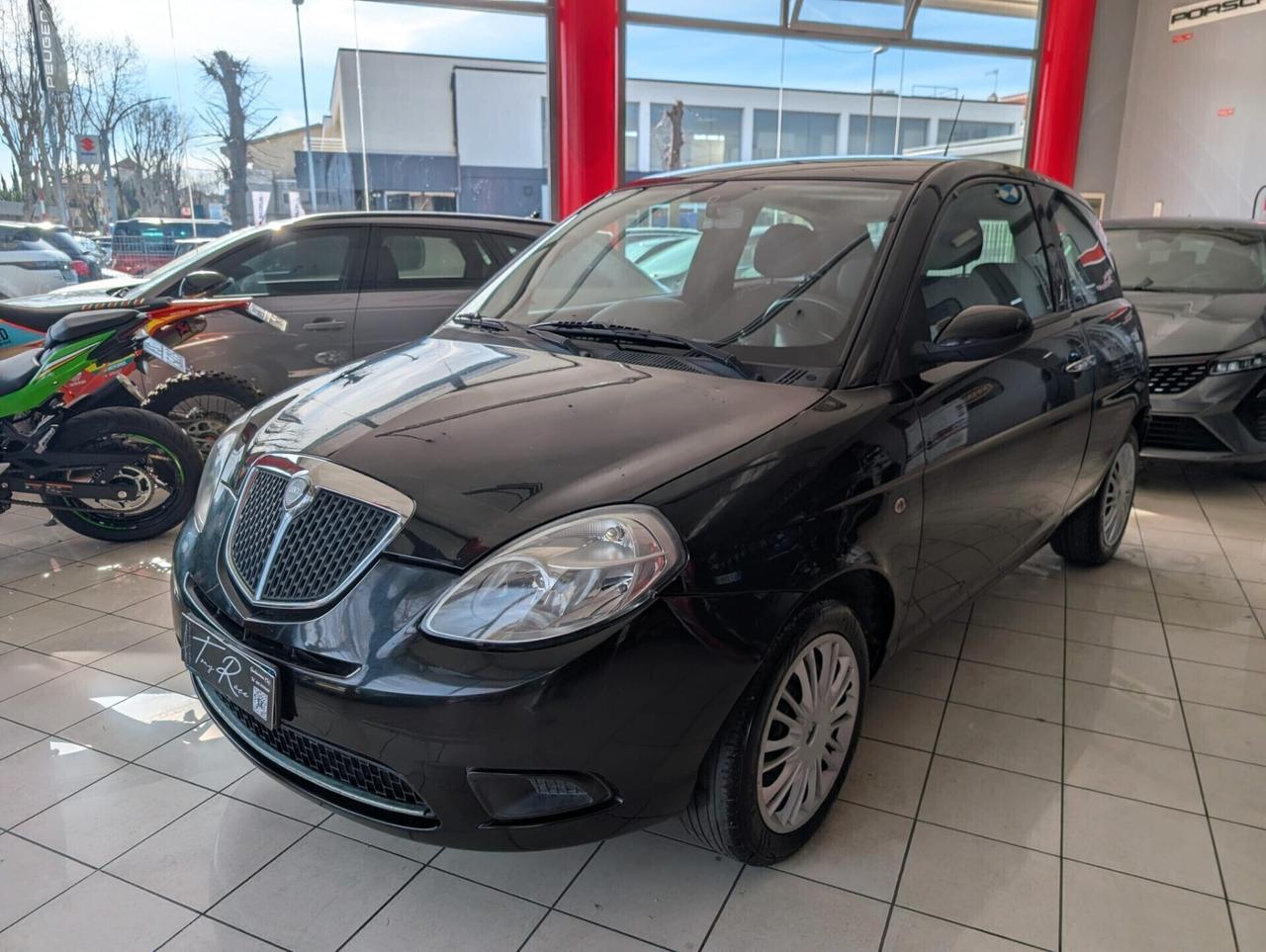 Lancia Ypsilon 1.3 MJT 75 CV