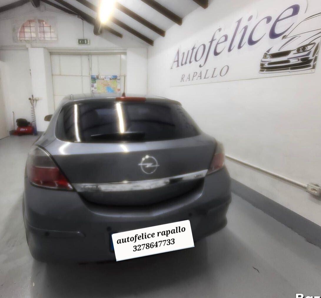 Opel Astra GTC 1.9 CDTI 120CV 3 porte Cosmo