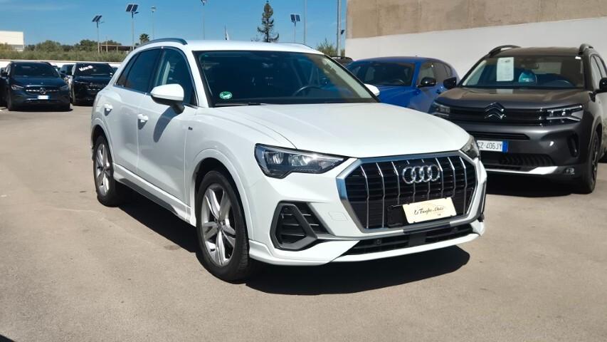 Audi Q3 35 TDI S tronic line - 2020
