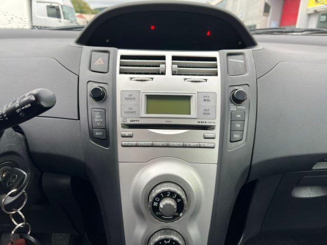 TOYOTA Yaris 1.0 5 porte Sol