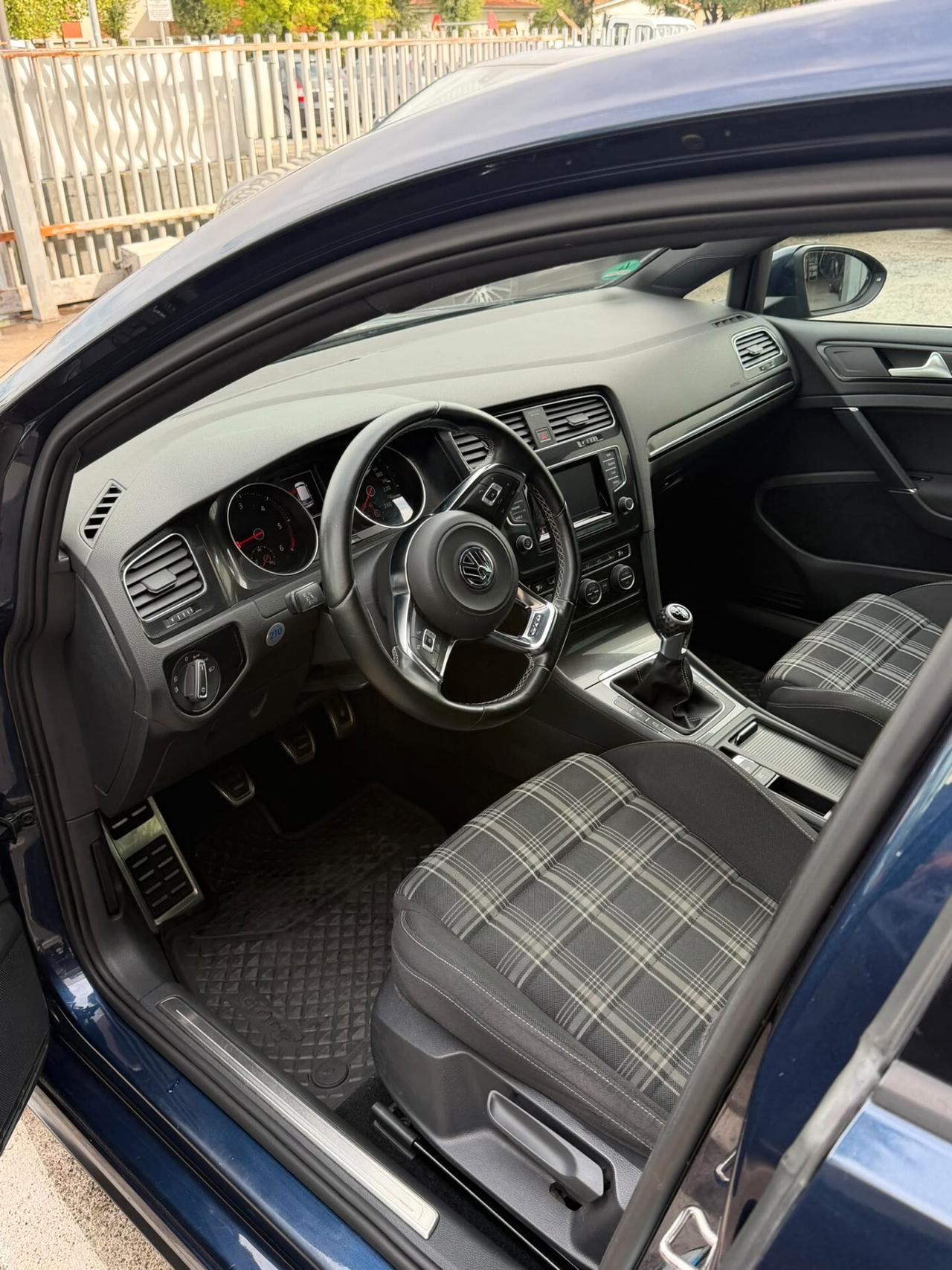 Volkswagen Golf GTD 2.0 TDI 5p. BlueMotion Technology