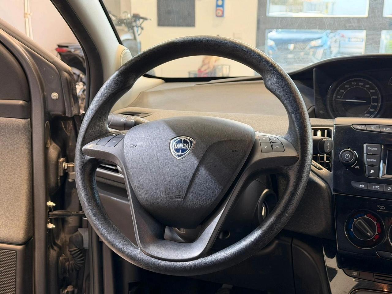 Lancia Ypsilon 1.0 FireFly 5 porte S&S Hybrid Silver Plus