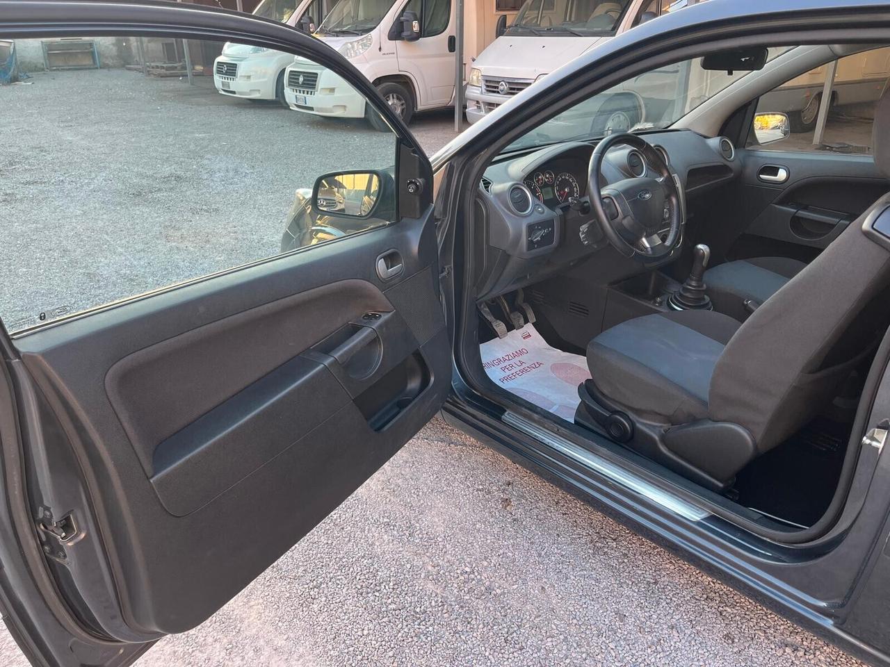 Ford Fiesta 1.4 TDCi 68Cv Titanium UNIPRO