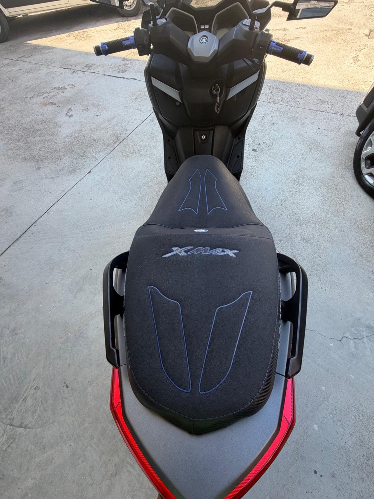 Yamaha X-Max 250