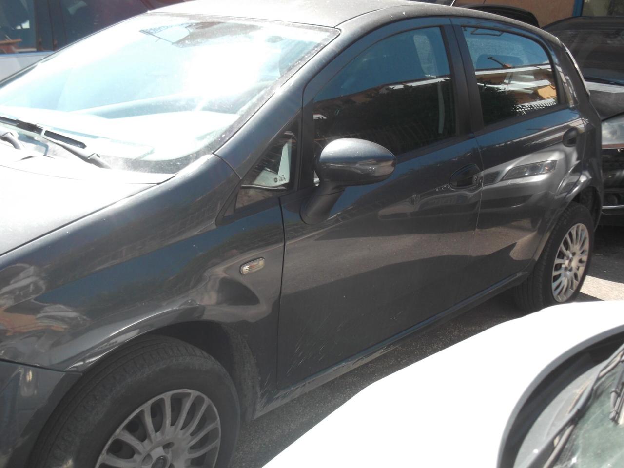 Fiat Punto 1.4 8V 5 porte Natural Power Easy - 01