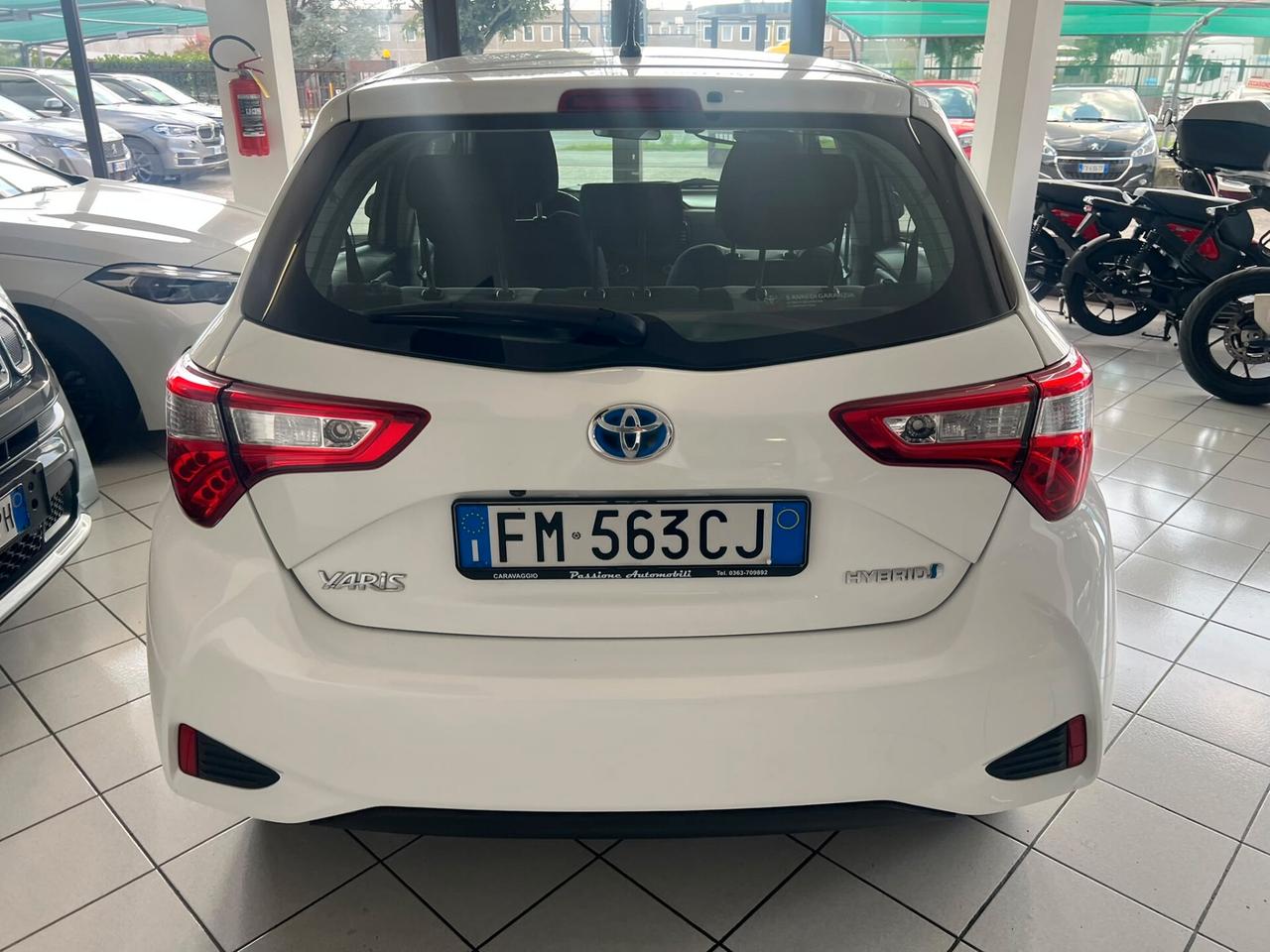 Toyota Yaris III 5p 1.5h Cool + GARANZIA 60 MESI