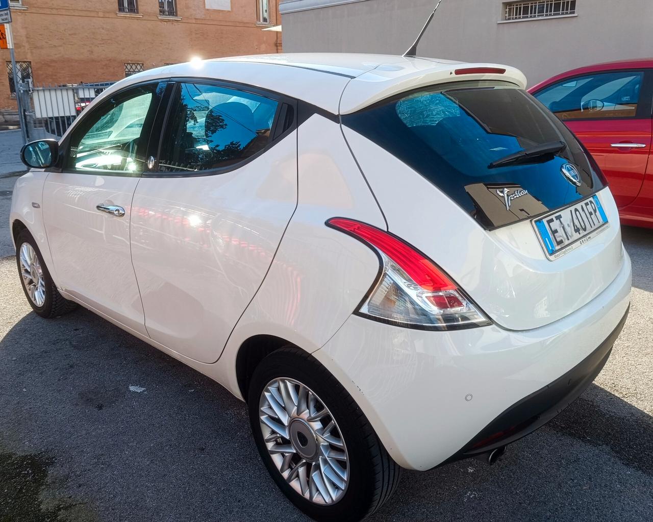 Lancia Ypsilon 1.2 GPL Gold